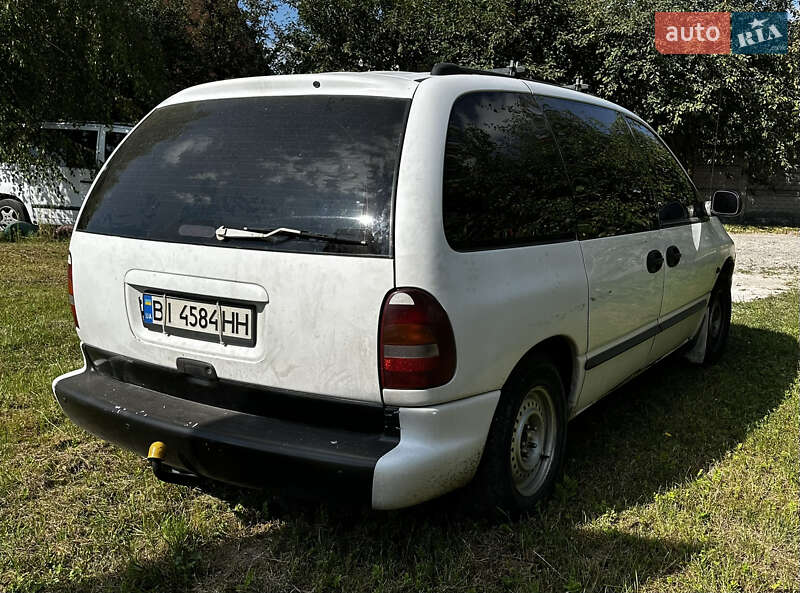 Мінівен Dodge Ram Van 2000 в Радивиліві