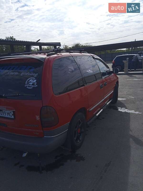 Минивэн Dodge Ram Van 1999 в Кривом Роге