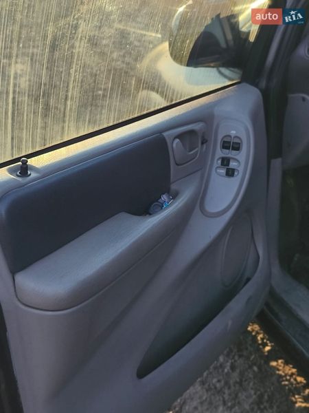 Мінівен Dodge Ram Van 2003 в Городку