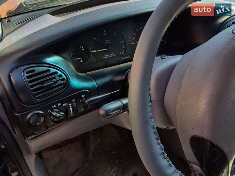 Минивэн Dodge Ram Van 1999 в Львове