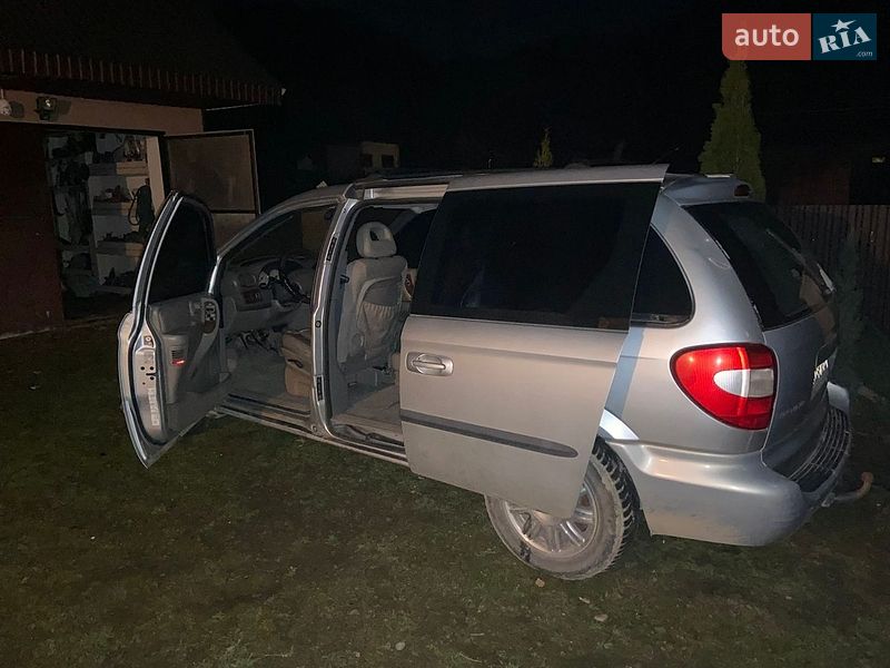 Мінівен Dodge Ram Van 2003 в Хусті