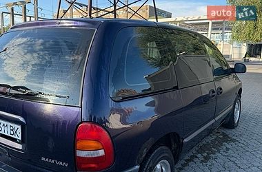 Мінівен Dodge Ram Van 1998 в Чернівцях