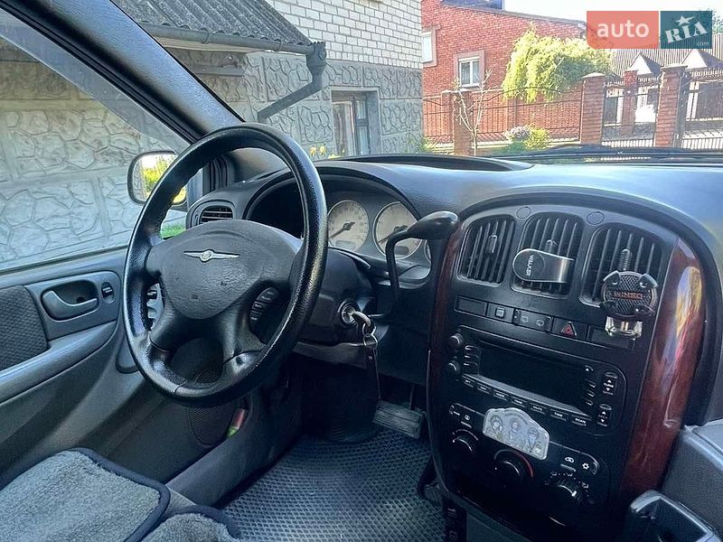 Мінівен Dodge Ram Van 2005 в Любомлі