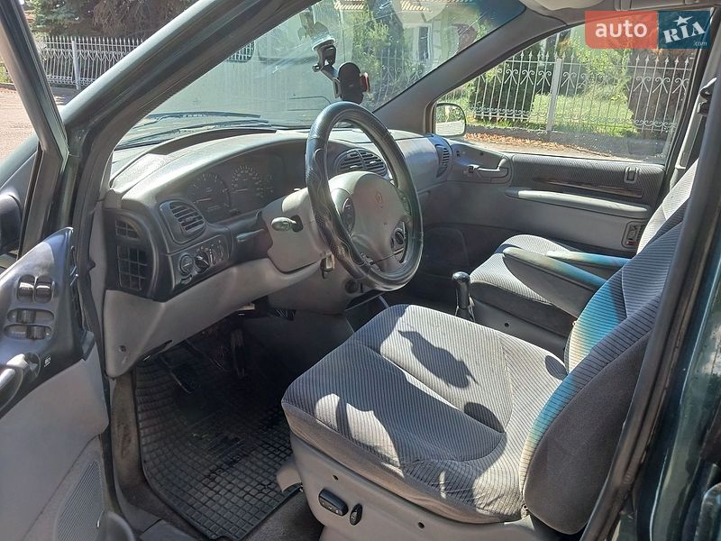Минивэн Dodge Ram Van 1999 в Попельне