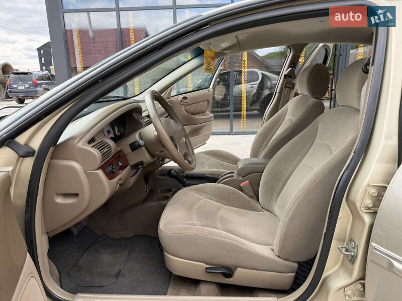 Седан Dodge Stratus 2001 в Теребовле