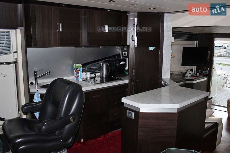 Моторная яхта Dominator 68 2009 в Киеве