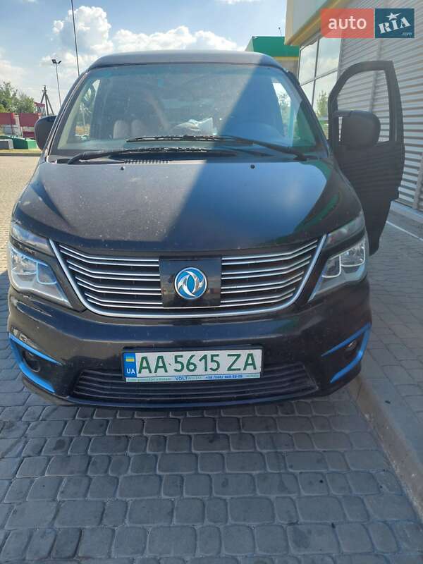 Минивэн Dongfeng M5EV 2020 в 