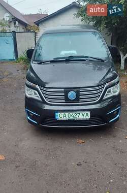 Минивэн Dongfeng M5EV 2019 в 