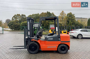 Вилочний навантажувач Doosan D 30C 2008 в Радомишлі