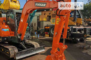 Экскаватор погрузчик Doosan D 2020 в Киеве