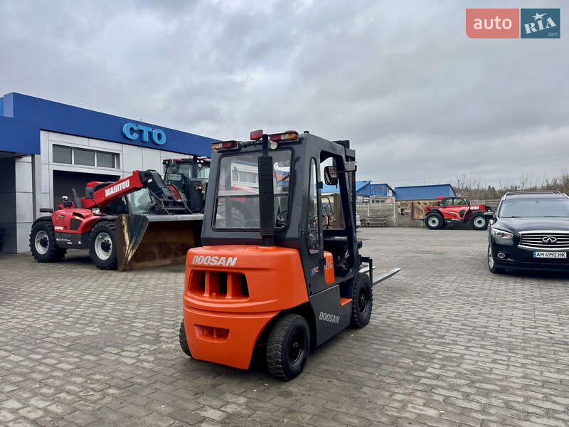 Вилочный погрузчик Doosan D 2008 в Радомышле фото 4 Вилочный погрузчик Doosan D 2008 в Радомышле