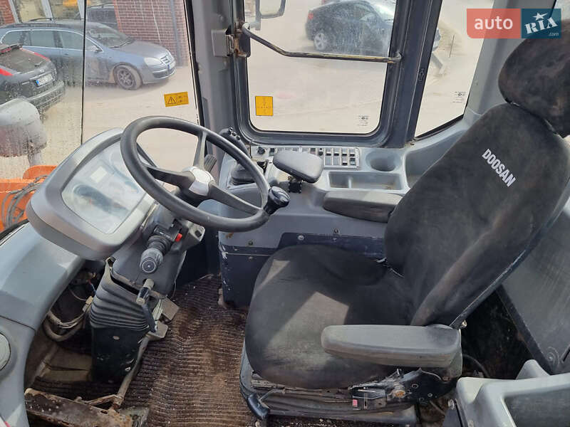 Фронтальный погрузчик Doosan DL 2010 в Одессе фото 11 Фронтальный погрузчик Doosan DL 2010 в Одессе