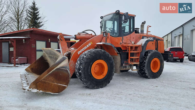 Фронтальный погрузчик Doosan DL 2008 в Одессе