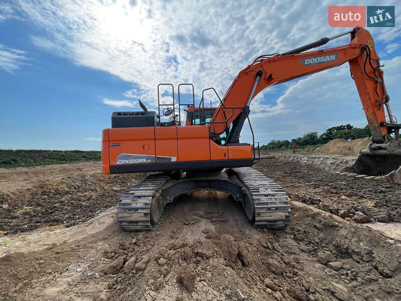 Гусеничний екскаватор Doosan DX 235LCR 2016 в Харкові
