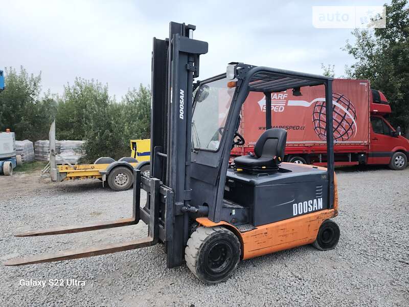 Вилочный погрузчик Doosan DX 340 2008 в 