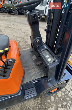 Вилочний навантажувач Doosan G 2007 в 