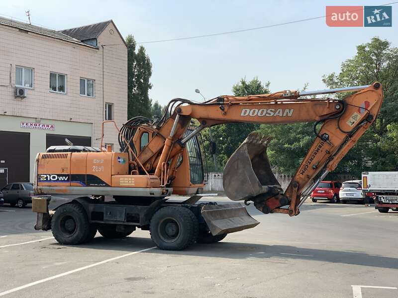 Колесный экскаватор Doosan Solar 2007 в Киеве