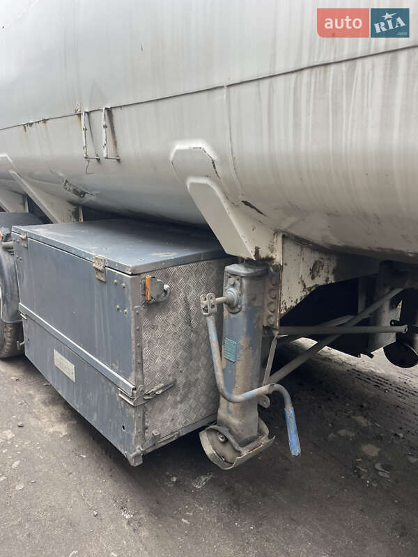 Цистерна полуприцеп Dromech BHT 2006 в Гайсине