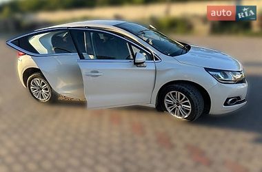 Хетчбек DS 4 2016 в Городку
