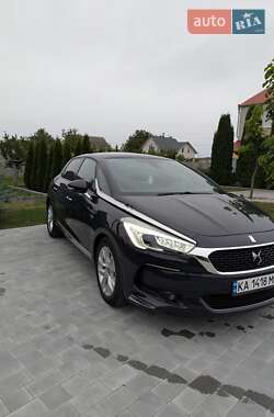 Хэтчбек DS 5 2016 в 
