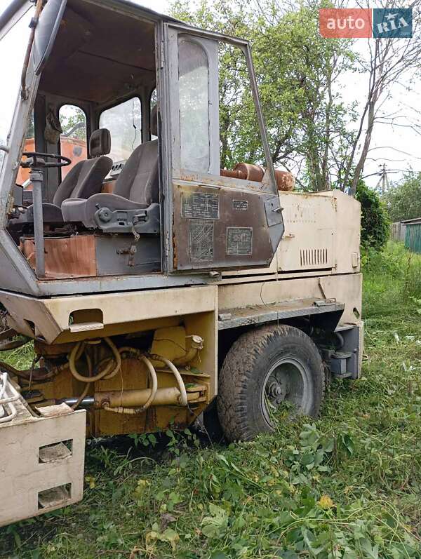 Каток грунтовый ДУ 58 1988 в Киеве