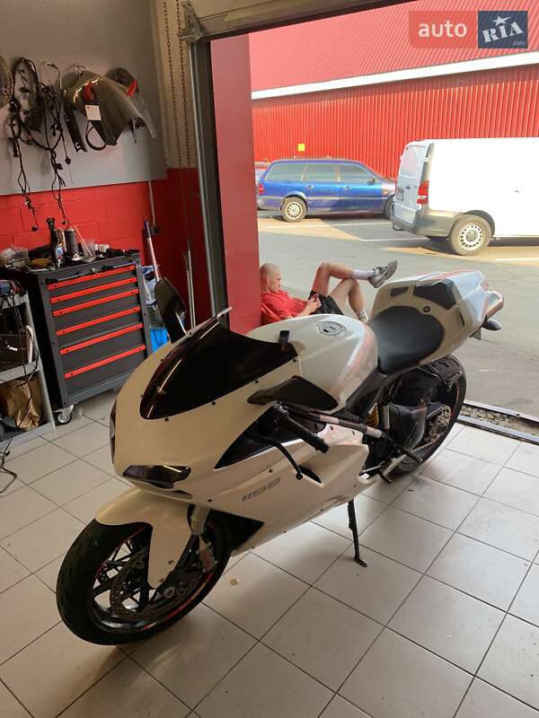 Спортбайк Ducati 1198 2009 в Киеве