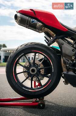 Спортбайк Ducati 1198 2009 в 