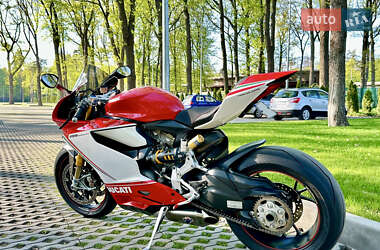 Спортбайк Ducati 1199 Panigale 2012 в 