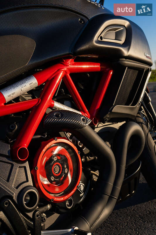 Мотоцикл Спорт-туризм Ducati Diavel 1200 Carbon 2014 в Львове