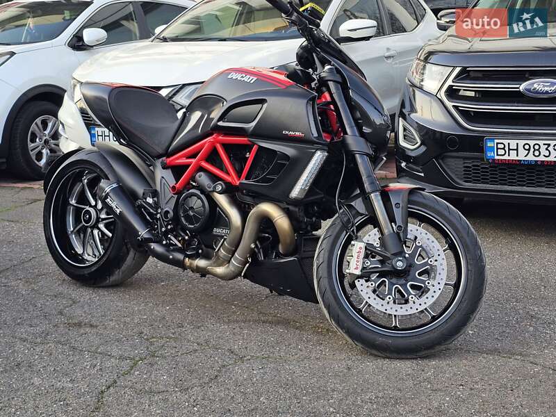 Ducati Diavel 1200 Carbon 2011 Ducati Diavel 1200 Carbon 2011