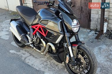 Мотоцикл Круізер Ducati Diavel 1200 Carbon 2013 в Дніпрі