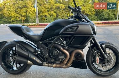 Мотоцикл Круізер Ducati Diavel 1200 Carbon 2015 в Харкові