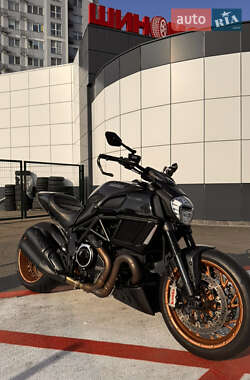 Мотоцикл Многоцелевой (All-round) Ducati Diavel 1200 2013 в Киеве