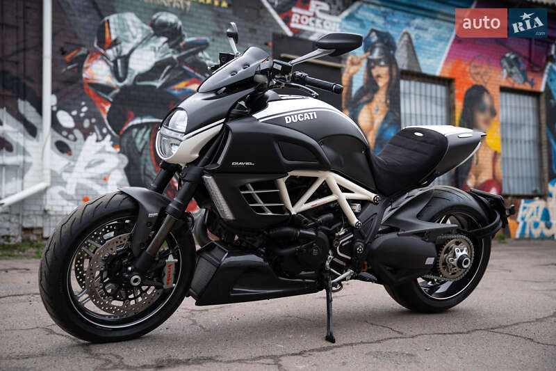 Мотоцикл Круизер Ducati Diavel AMG 2013 в Киеве