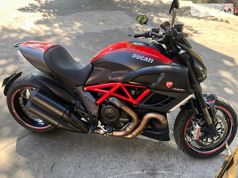 Мотоцикл Без обтекателей (Naked bike) Ducati Diavel Carbon 2014 в Одессе