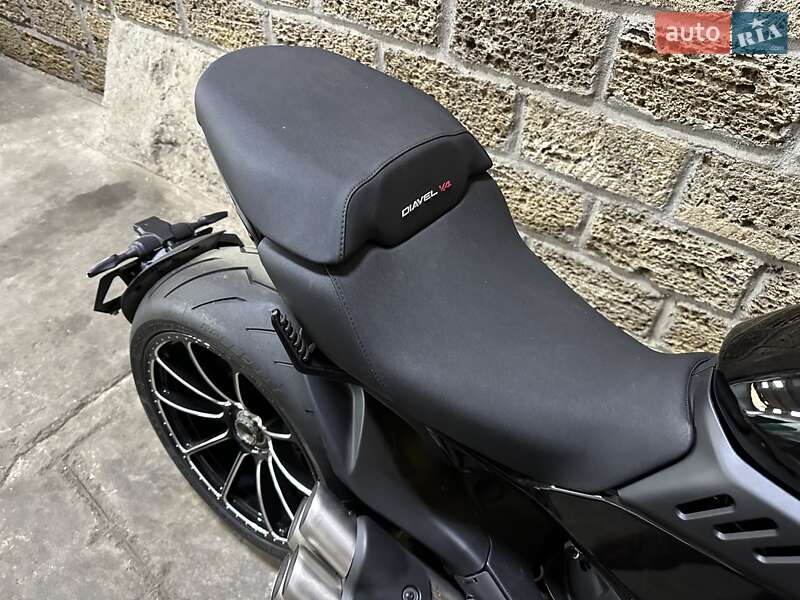 Мотоцикл Без обтекателей (Naked bike) Ducati Diavel V4 1158 2023 в Одессе