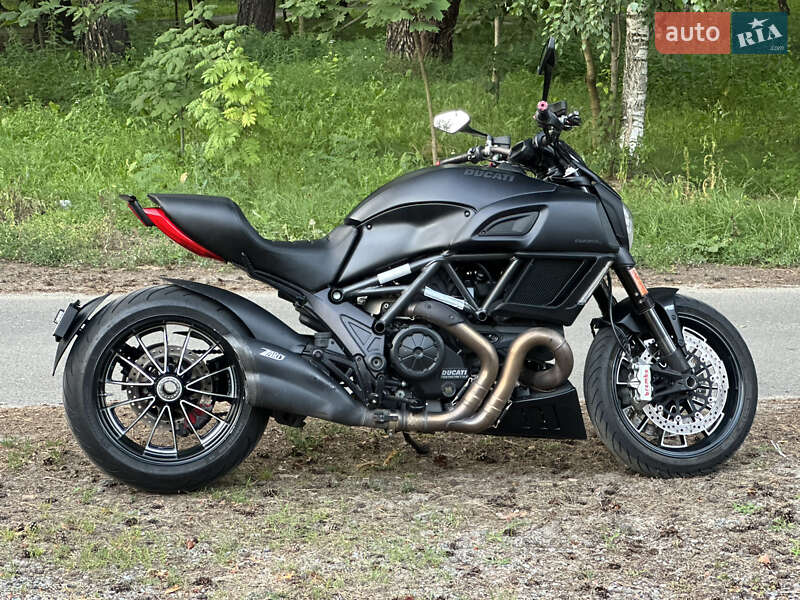 Грузовые мотороллеры, мотоциклы, скутеры, мопеды Ducati Diavel 2015 в Киеве