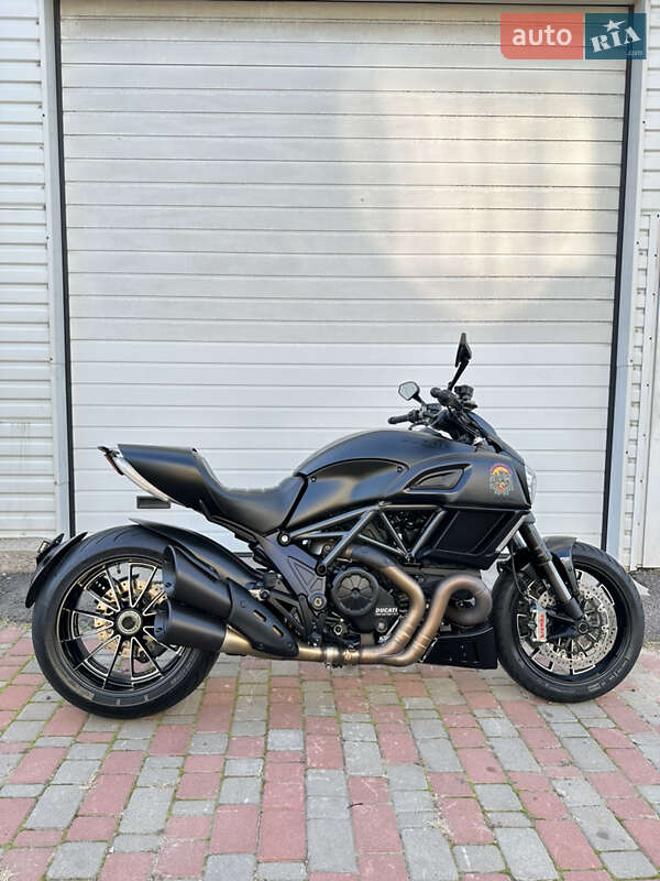 Мотоцикл Круизер Ducati Diavel 2015 в Одессе