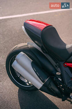 Мотоцикл Без обтекателей (Naked bike) Ducati Diavel 2012 в 