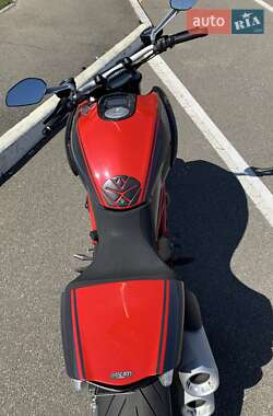 Мотоцикл Без обтекателей (Naked bike) Ducati Diavel 2012 в 