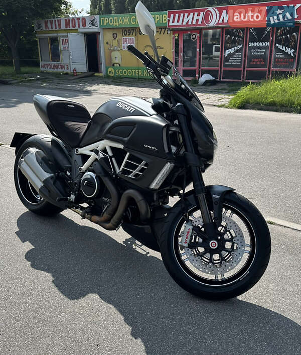 Мотоцикл Круизер Ducati Diavel 2012 в Киеве фото Мотоцикл Круизер Ducati Diavel 2012 в Киеве