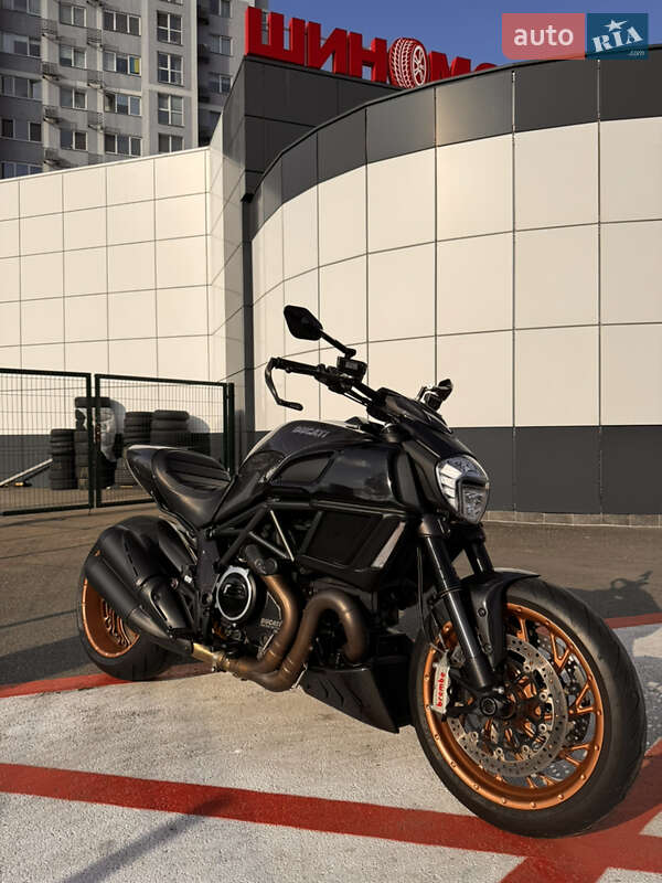 Ducati Diavel 2013