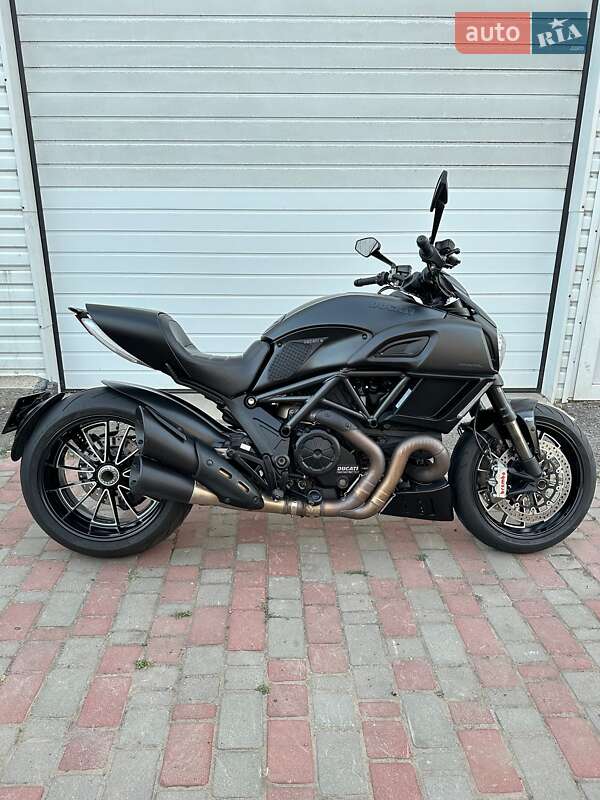 Спортбайк Ducati Diavel 2015 в Одессе