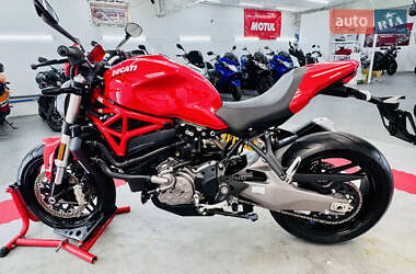 Спортбайк Ducati Monster 821 2018 в 
