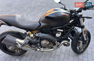 Спортбайк Ducati Monster 821 2016 в 