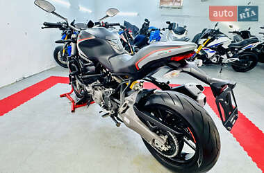 Спортбайк Ducati Monster 821 2020 в 
