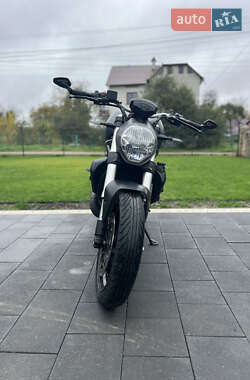 Мотоцикл Без обтекателей (Naked bike) Ducati Monster 821 2018 в 