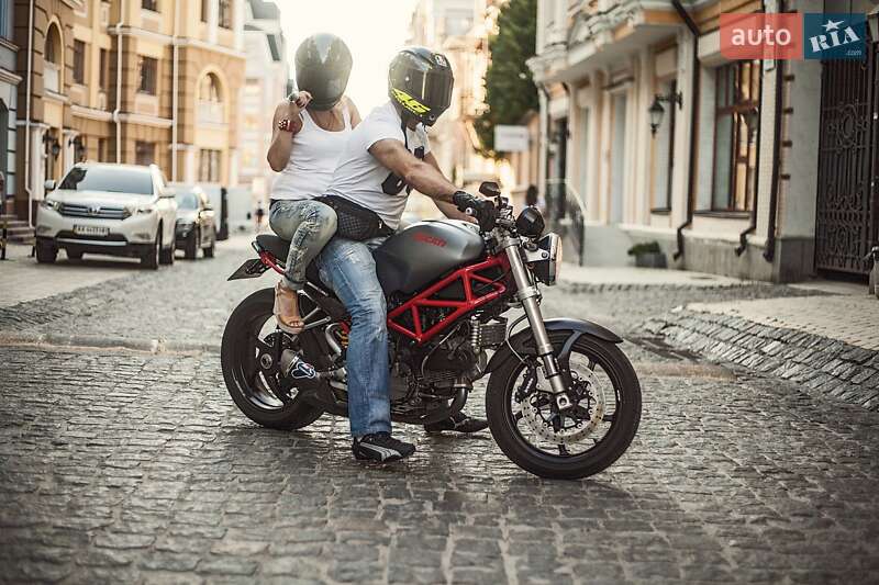 Спортбайк Ducati Monster 2008 в Киеве