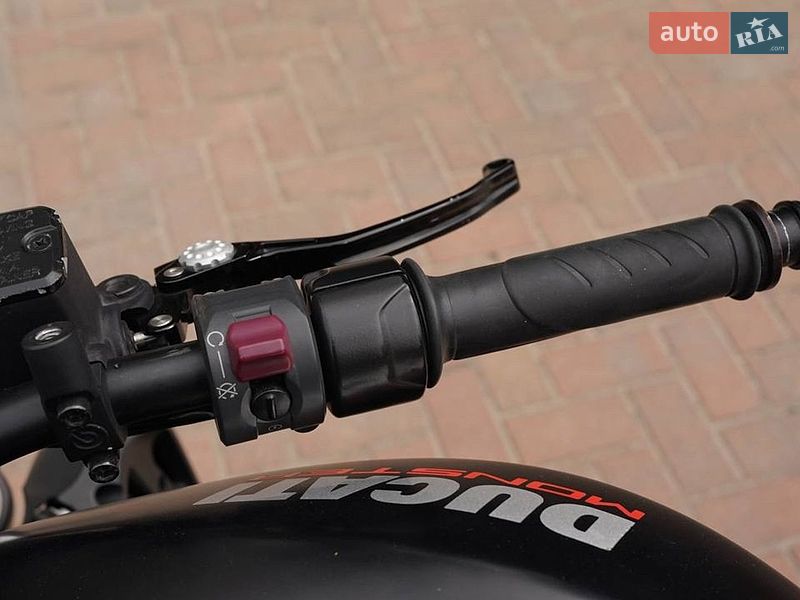 Спортбайк Ducati Monster 2015 в Житомире