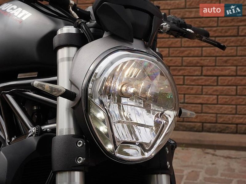 Спортбайк Ducati Monster 2015 в Житомире